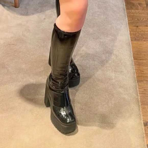 Vintage Miu Miu boot in size 41 - Picture 1 of 7